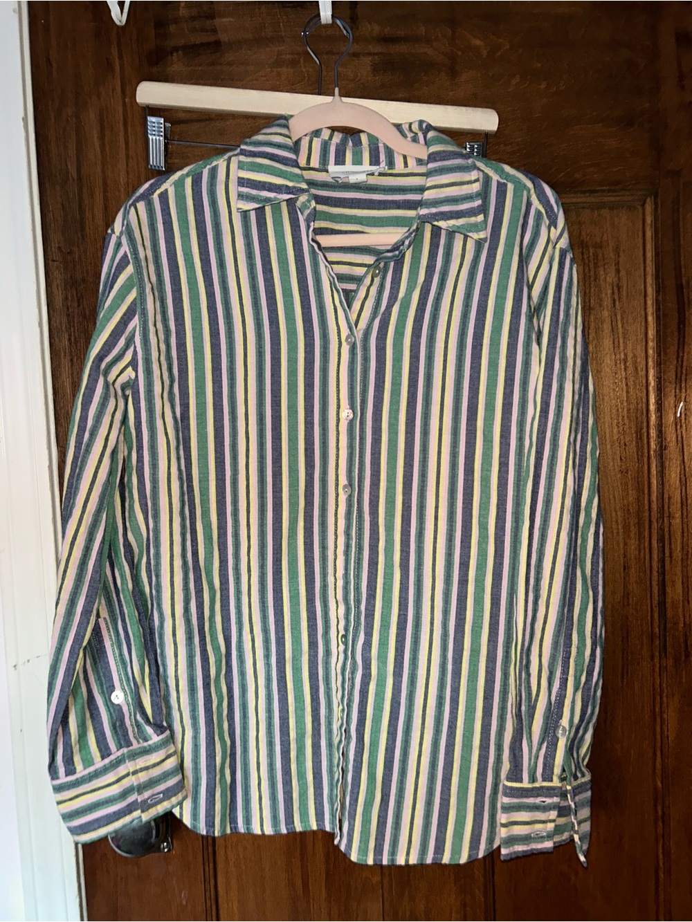 Pomander Place Button Down